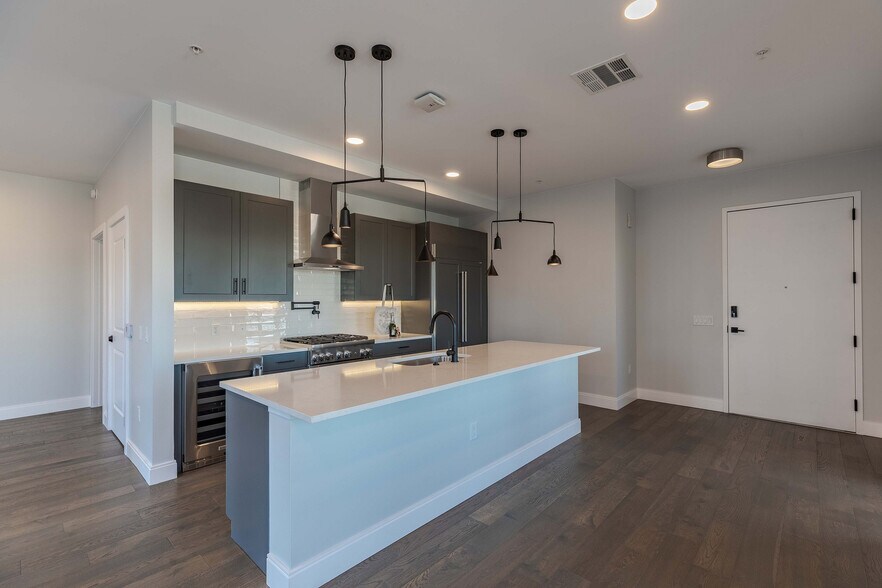 More Photos Of 1840 Market St, Denver Apartments For Lease
