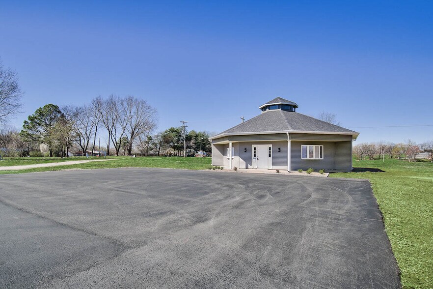 Primary Photo Of 2442 Heritage Pkwy, Prairie Grove Office For Lease