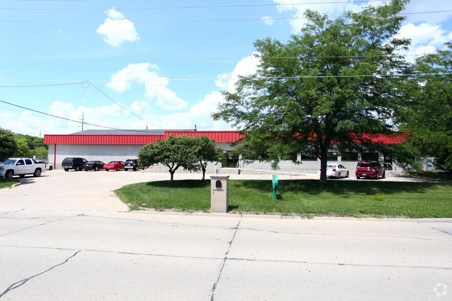 Primary Photo Of 1014 SE Lorenz Dr, Ankeny Warehouse For Lease