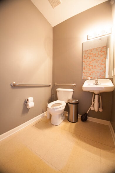 More Photos Of 3326 Aspen Grove Dr, Franklin Medical For Lease