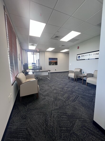 More Photos Of 6905 N Wickham Rd, Melbourne Office For Lease