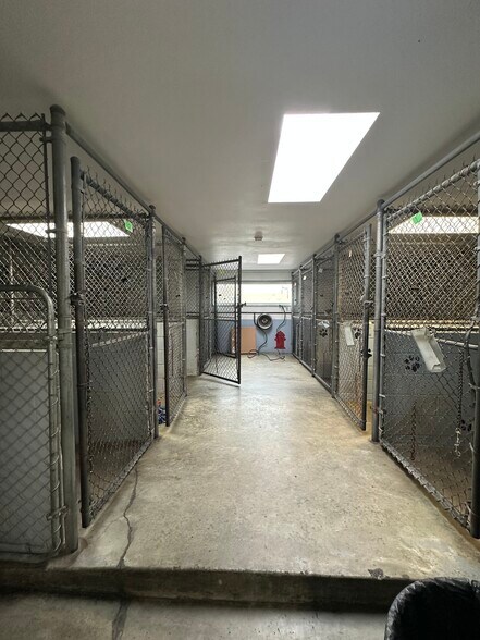 More Photos Of 13018 Newcastle Way, Newcastle Veterinarian Kennel For Sale