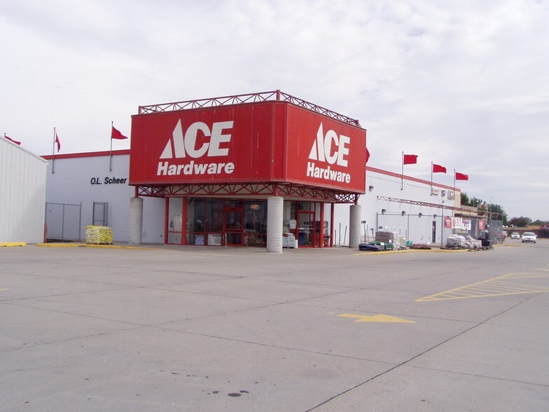 More Photos Of 1308 W Omaha Ave, Norfolk Freestanding For Sale