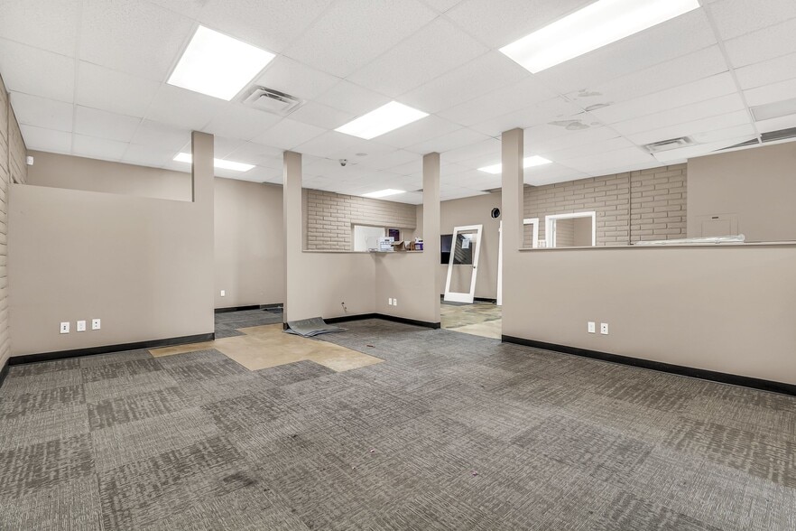 More Photos Of 78 W Ray Rd, Chandler Convenience Store For Lease