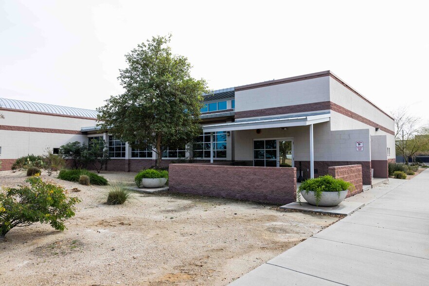 More Photos Of 10922 W Glenn Dr, Glendale Office For Sale