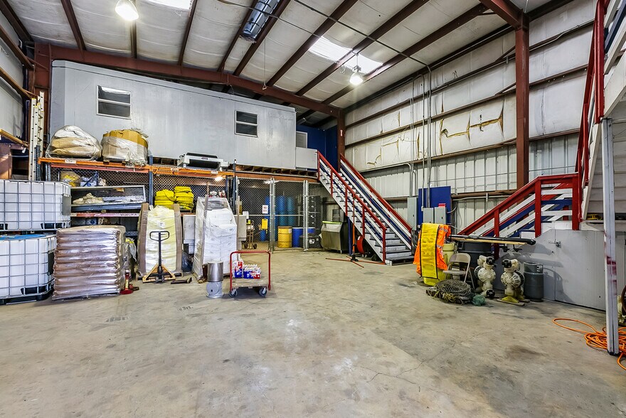 More Photos Of 2809 E Judge Perez Dr, Meraux Office For Sale