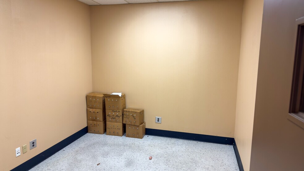 More Photos Of 2400 Mellon Ct, Decatur Distribution For Lease