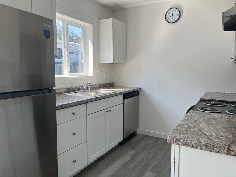 More Photos Of 1306 Melbourne Ct, Westport Multifamily For Sale