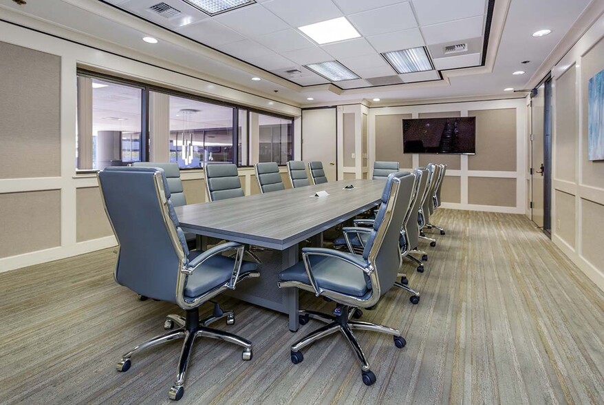 More Photos Of 1545 River Park Dr, Sacramento Office For Lease