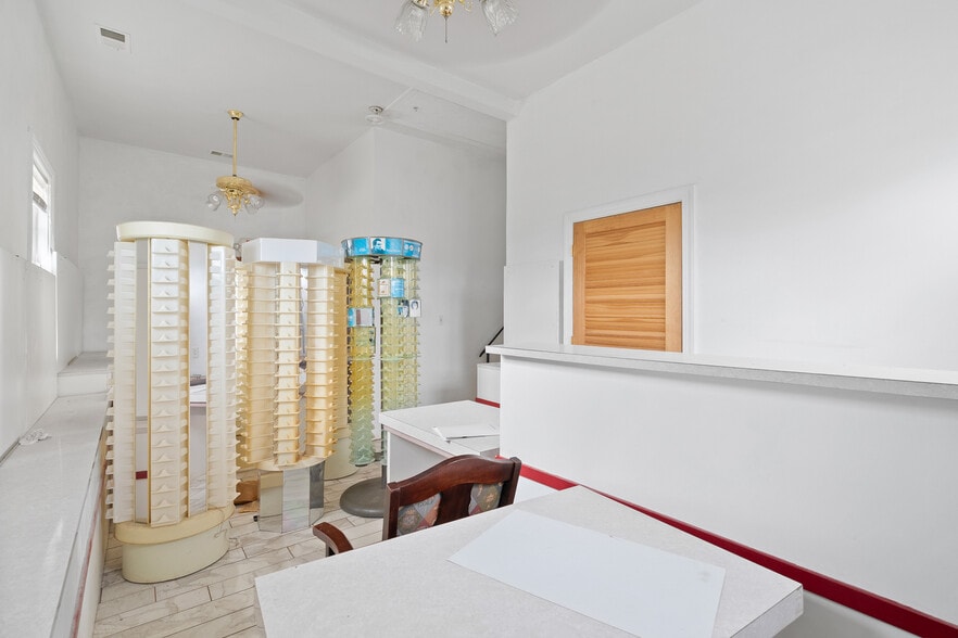 More Photos Of 6041 Indian River Rd, Virginia Beach Office Residential For Sale