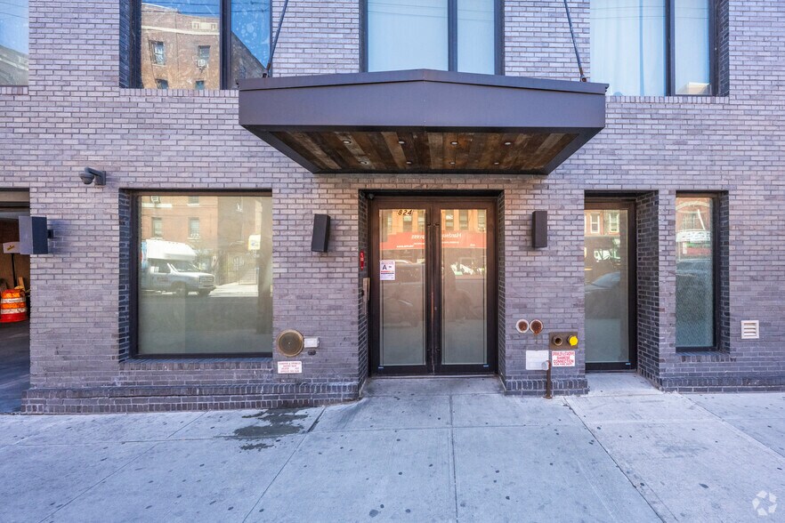 More Photos Of 858 E New York Ave, Brooklyn Apartments For Lease