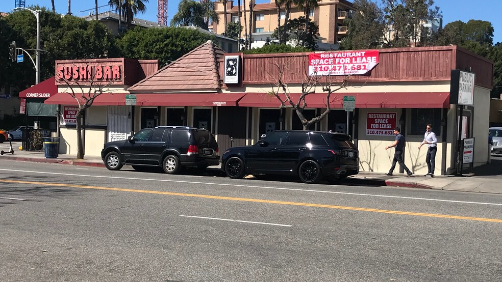 More Photos Of 10975 Weyburn Ave, Los Angeles Restaurant For Lease