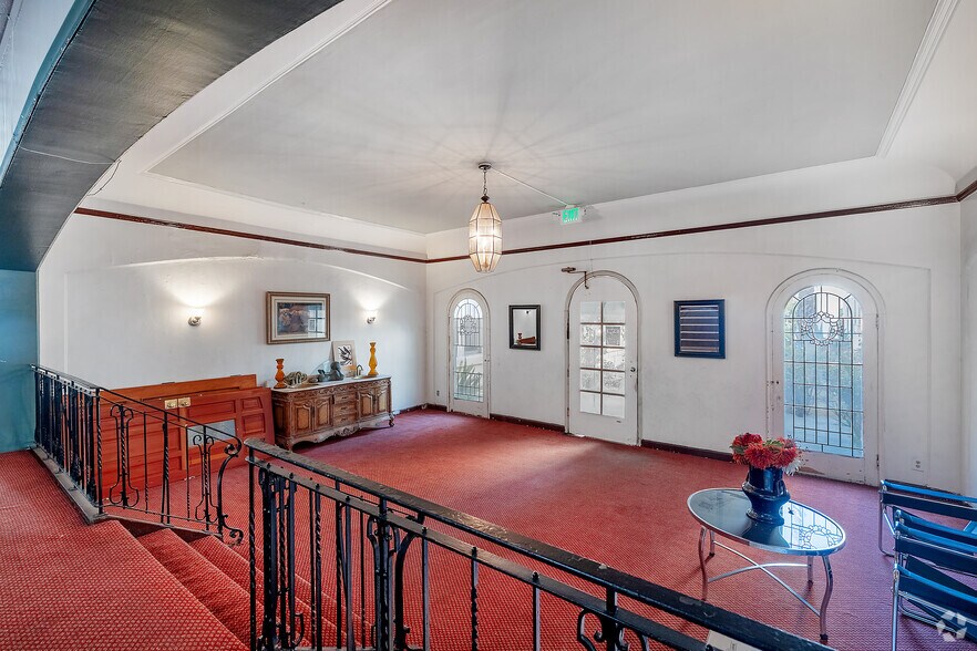 More Photos Of 100 N Kenmore Ave, Los Angeles Apartments For Sale