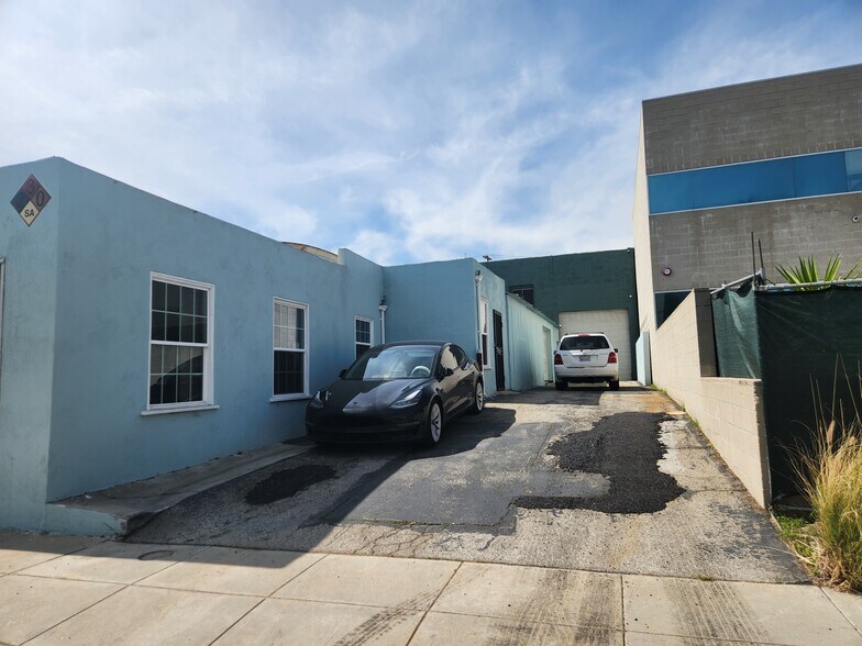 More Photos Of 953 S Raymond Ave, Pasadena Service For Lease