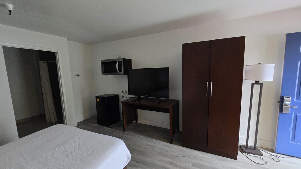 More Photos Of 12249 Folsom Blvd, Rancho Cordova Hotel For Sale