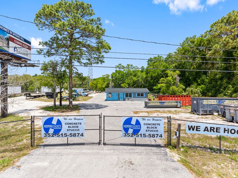 More Photos Of 16299 Cortez Blvd, Brooksville Service For Sale