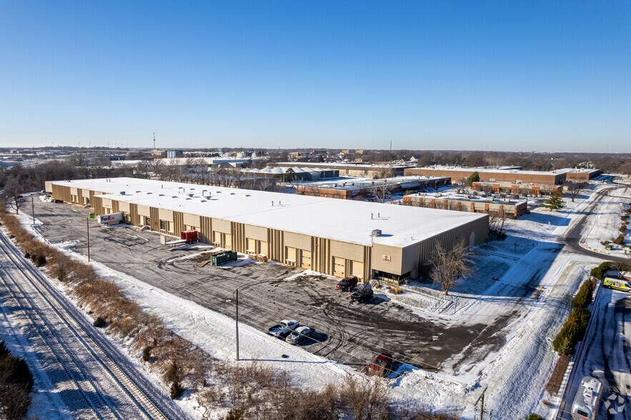 More Photos Of 8340-8460 Flint St, Lenexa Warehouse For Lease