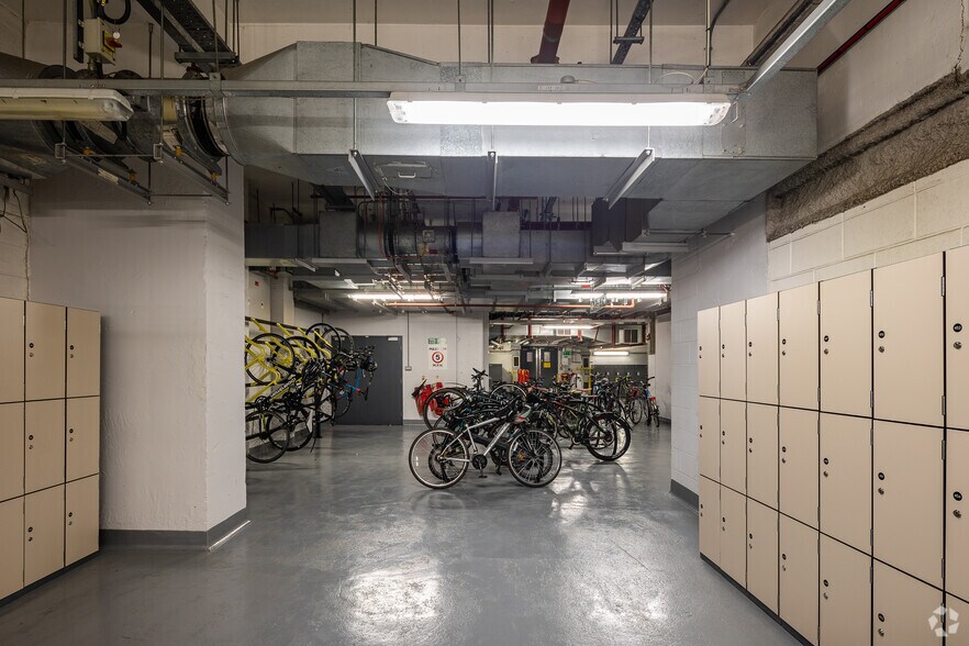 More Photos Of 1 Ropemaker St, London Office For Lease