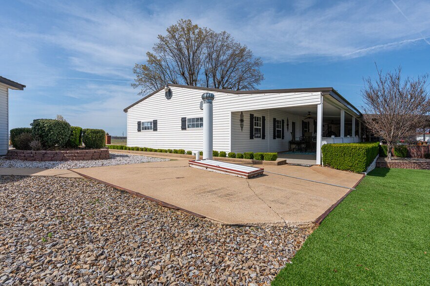 More Photos Of 464779 E 1070 Rd, Sallisaw Flex For Sale