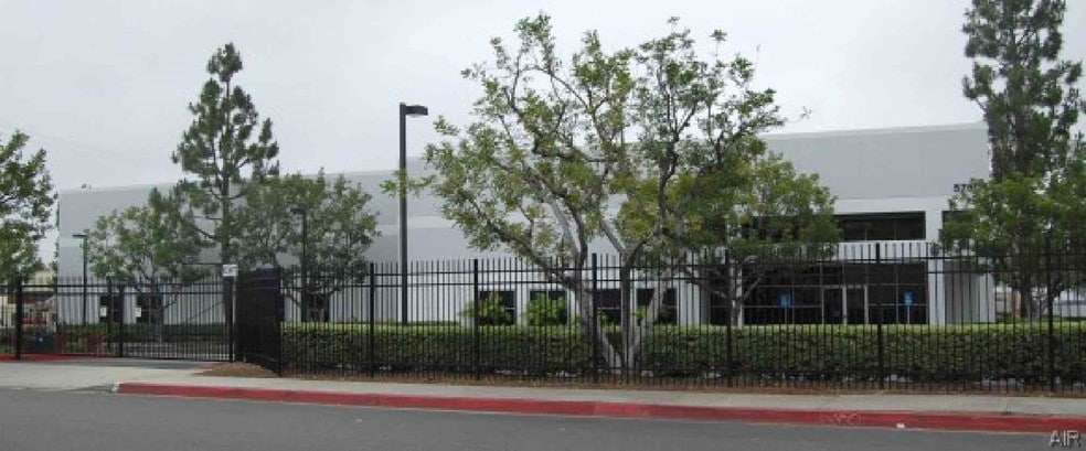 More Photos Of 5750-5760 Grace Pl, Commerce Warehouse For Sale