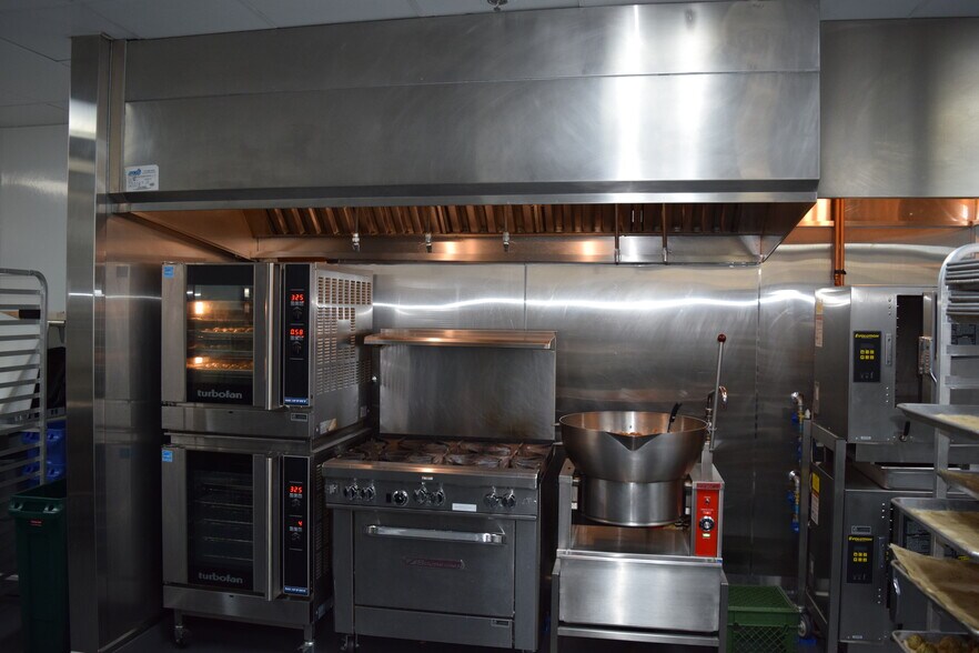 More Photos Of 1370 Redwood Way, Petaluma Office For Sale