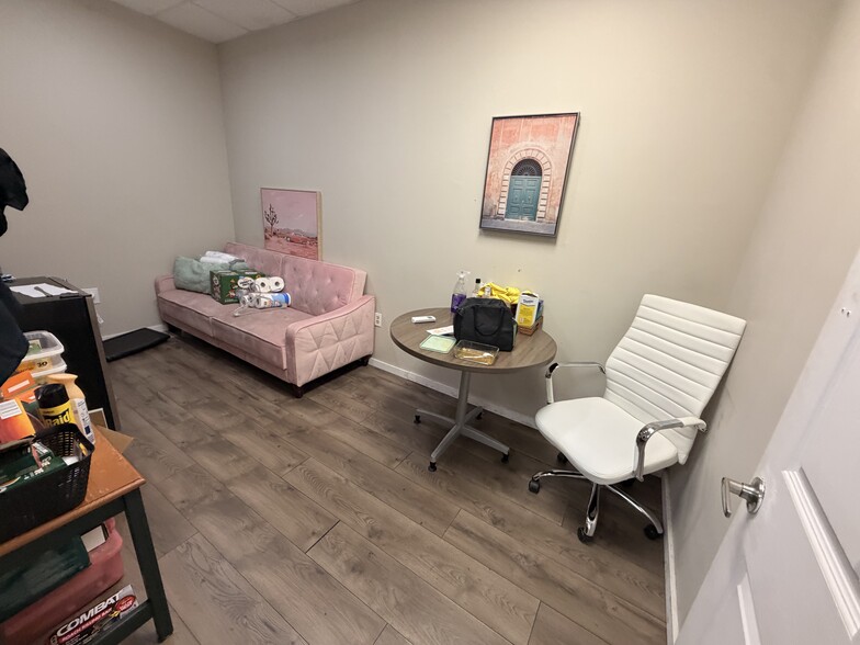 More Photos Of 2164 Platinum Rd, Apopka Light Distribution For Lease