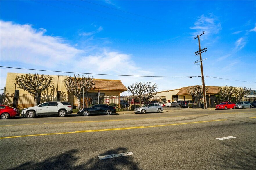 More Photos Of 12455 Branford St, Pacoima Warehouse For Sale