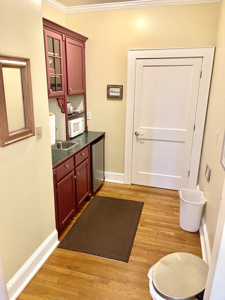 More Photos Of 440 S Perry St, Lawrenceville Office For Lease