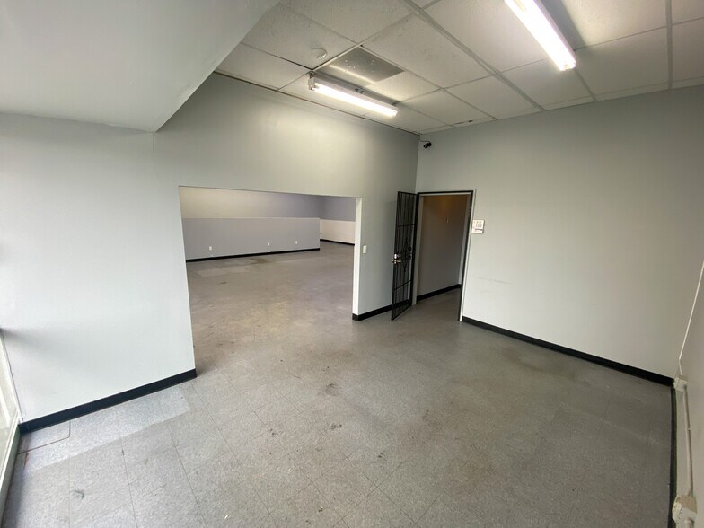 More Photos Of 4803-4809 Melrose Ave, Los Angeles Freestanding For Lease