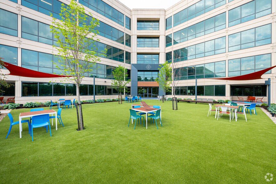 More Photos Of 450 E 96th St, Indianapolis Coworking Space