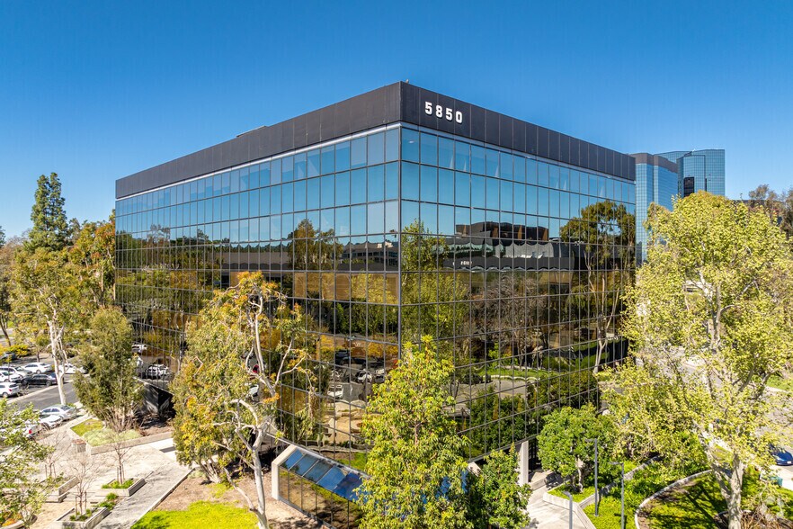 More Photos Of 5850 Canoga Ave, Woodland Hills Coworking Space