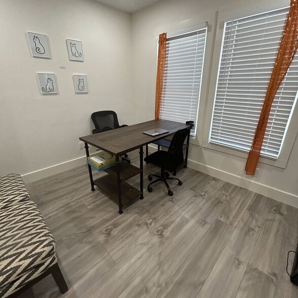 More Photos Of 2915 Medical Arts St, Austin Medical For Sale