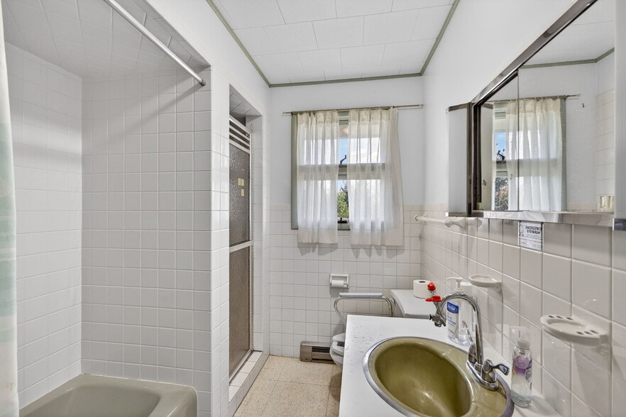 More Photos Of 6534 Sullivan Trl, Wind Gap Office For Sale