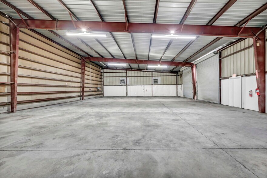 More Photos Of 4040 Arcata Way, North Las Vegas Light Manufacturing For Lease