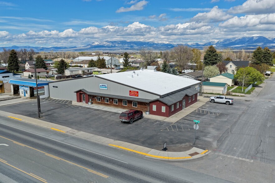 More Photos Of 500 N Front St, Townsend General Retail For Sale
