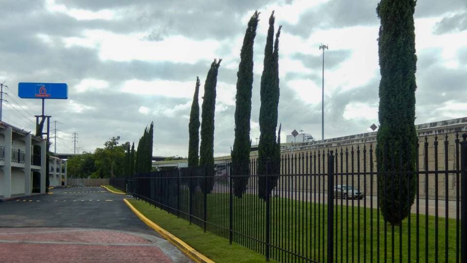 More Photos Of 6 N Sam Houston Pky E, Houston Hotel For Sale