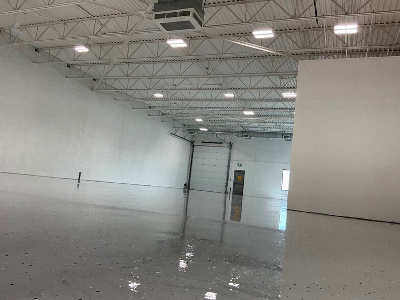 More Photos Of 5900 Rhodes Dr, Windsor Distribution For Lease