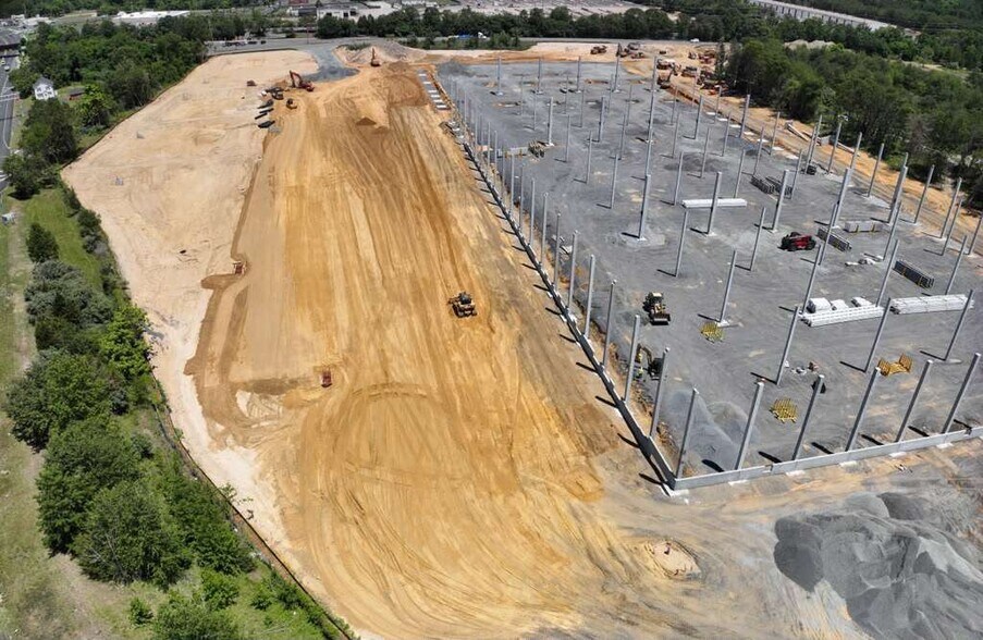 More Photos Of 2341 CW Haines Blvd, Atco Distribution For Lease