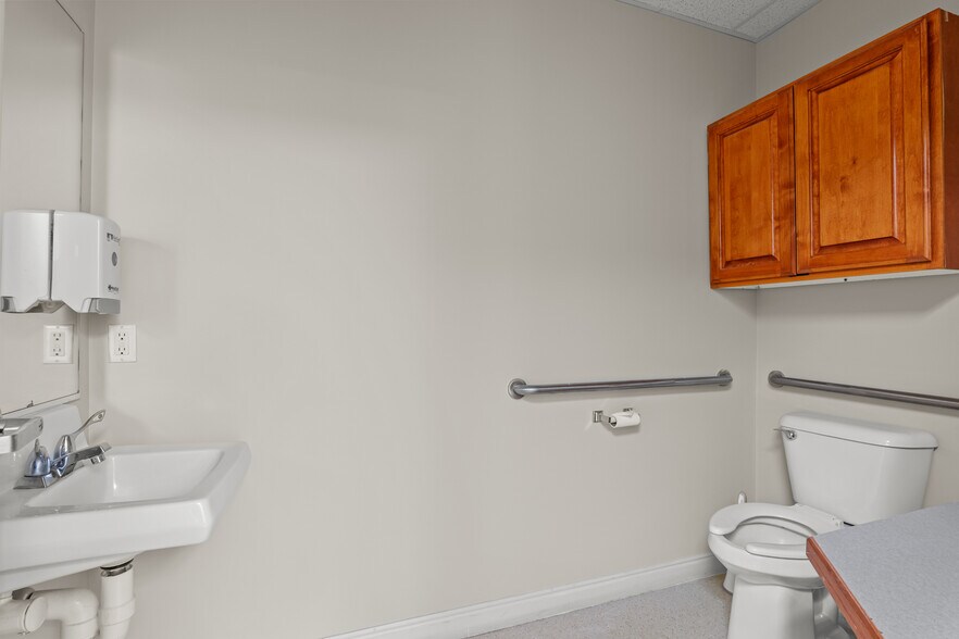 More Photos Of 411-423 N Orem Blvd, Orem Medical For Lease