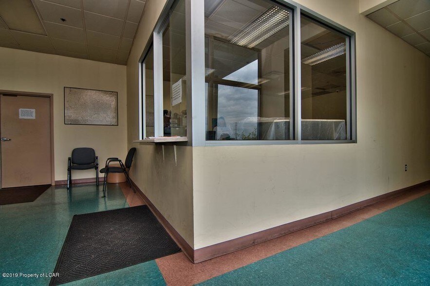 More Photos Of 220 Oak Hill Rd, Mountain Top Distribution For Sale