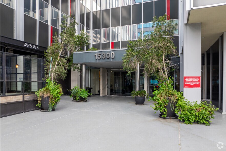 More Photos Of 15300 Ventura Blvd, Sherman Oaks Office For Lease