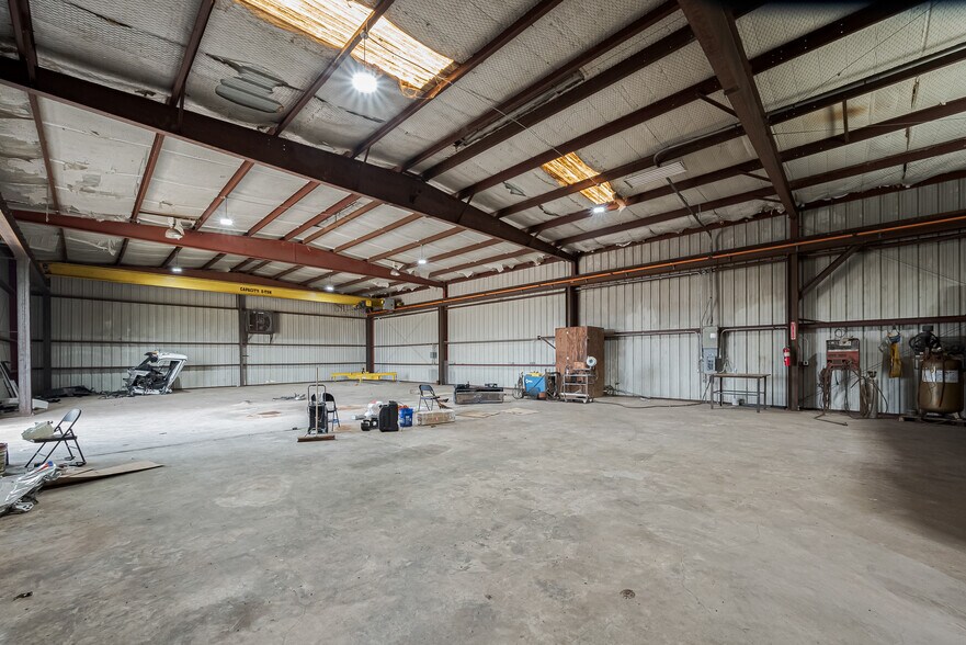More Photos Of 3715 US-59 Hwy, Rosenberg Warehouse For Lease