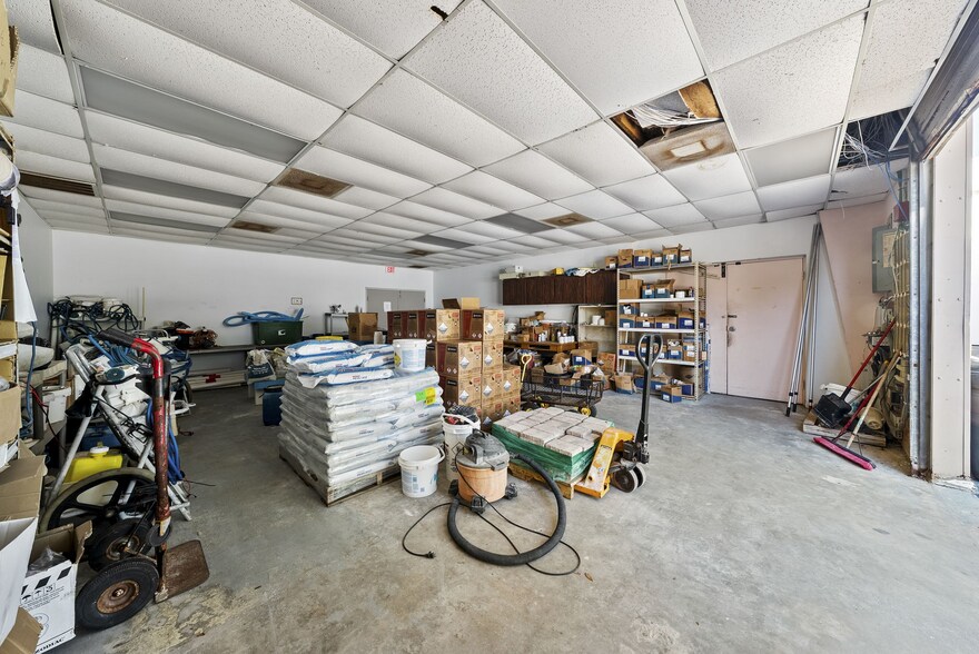 More Photos Of 1400 W Bay Dr, Largo General Retail For Sale