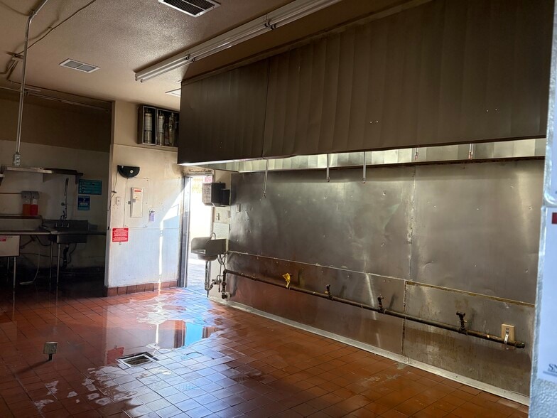More Photos Of 2625 E Tropicana Ave, Las Vegas Storefront For Lease