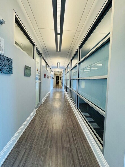 More Photos Of 1110 Pine Ridge Rd, Naples Office For Sale