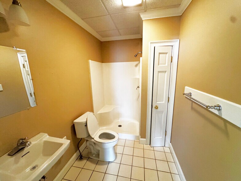 More Photos Of 4715 Bethania Station Rd, Winston-Salem Light Manufacturing For Lease