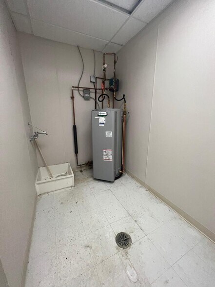 More Photos Of 3683 Ohio River Rd, Point Pleasant Medical For Sale