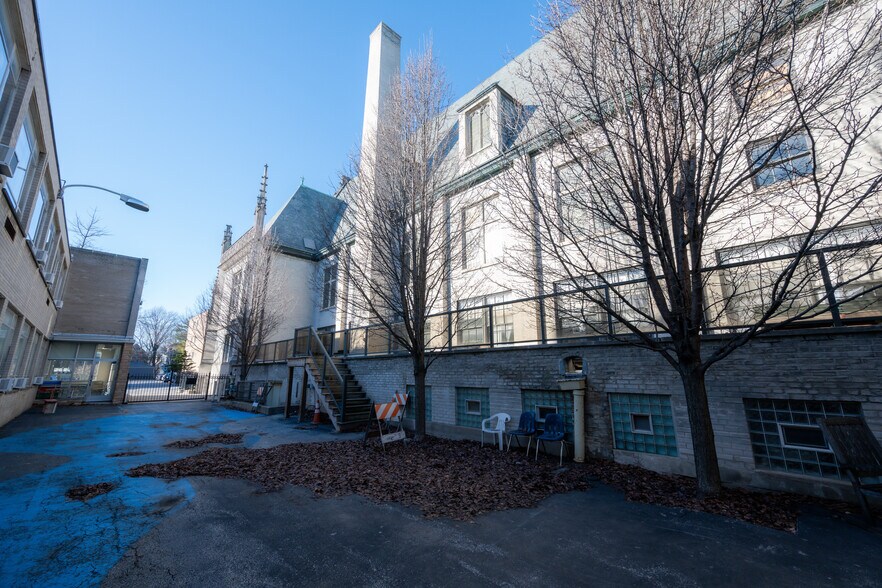 More Photos Of 200 S Oak Park Ave, Oak Park Land For Sale