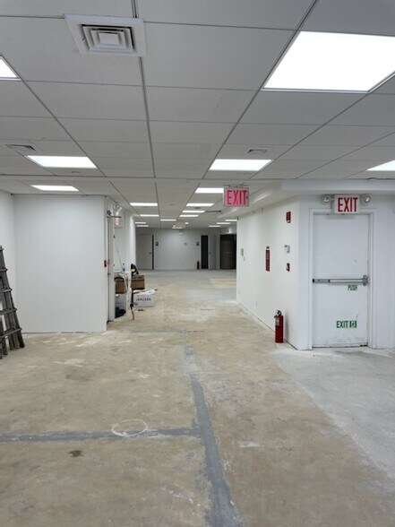 More Photos Of 412 Eighth Ave, New York Loft Creative Space For Lease