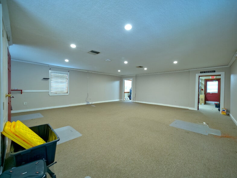 More Photos Of 22287-22299 Cortez Blvd, Brooksville Unknown For Lease